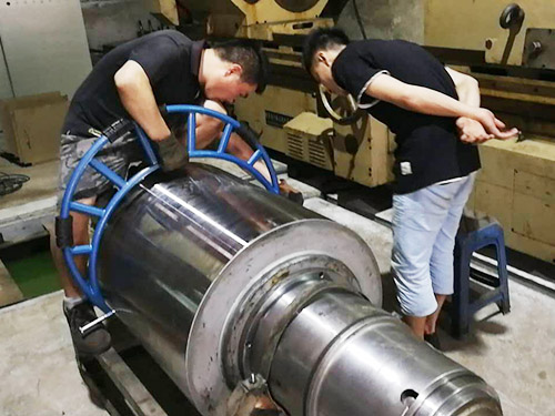 轧辊的材料加工和热处理加工