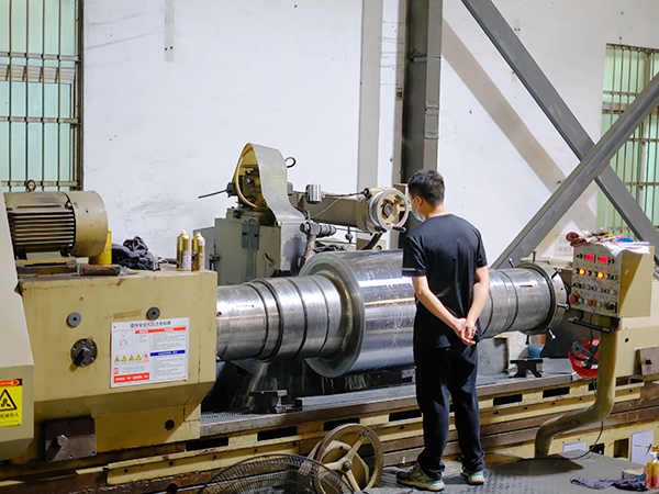 格兰德高精密轧辊磨床